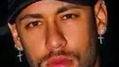 【45+3分精彩瞬间！尼科-冈萨雷斯一射绝杀，范戴克助攻献神助攻，曼城喜迎赛季首开记录，2-0领先，惊心动魄战局开启！】