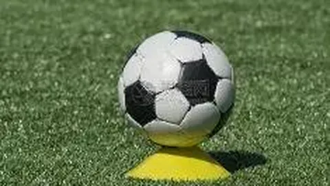 曼城强势逆袭！两年终破宿敌利物浦，跃居英超新霸，打破四大魔咒的壮举！